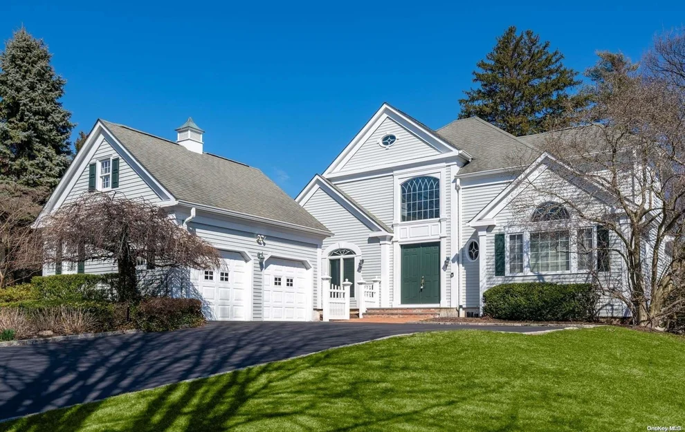 Unit for sale at 7 Meadow Lane, North Hempstead, NY 11030
