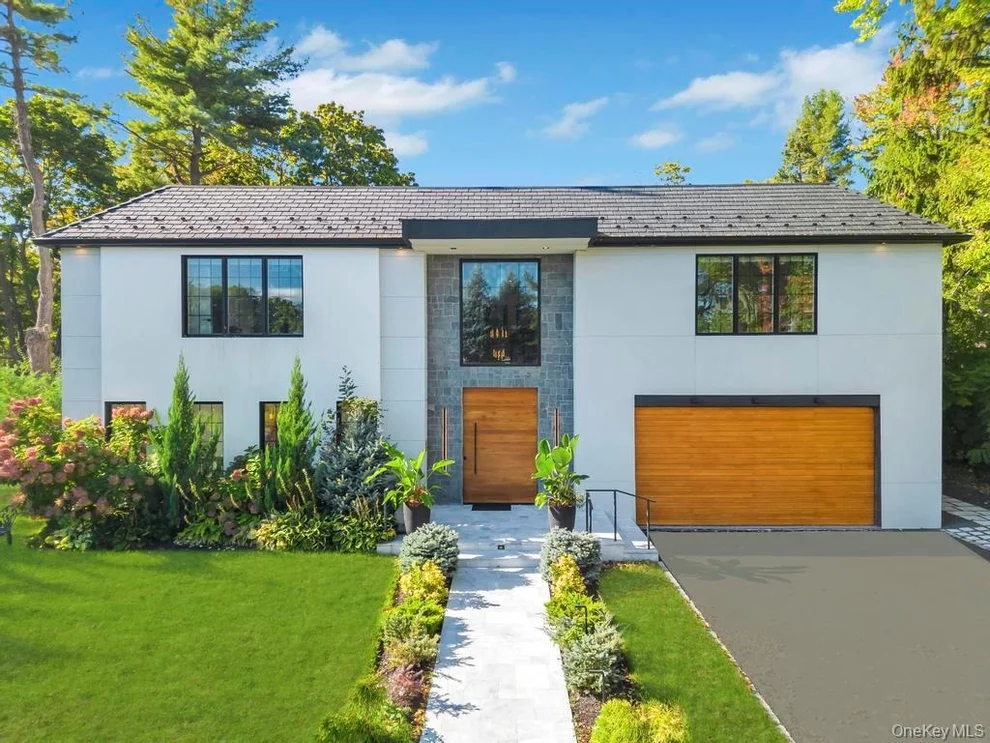 Unit for sale at 50 Gristmill Lane, North Hempstead, NY 11023