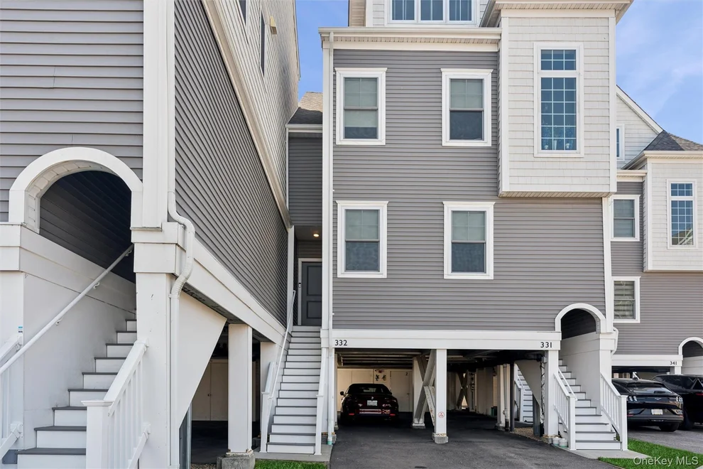 Unit for sale at 332 Marina Pointe Drive, Hempstead, NY 11518