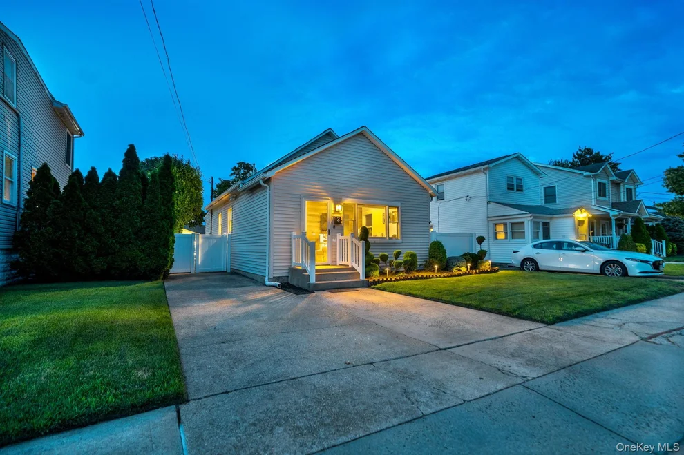 Unit for sale at 3 Fulton Street E, Hempstead, NY 11518