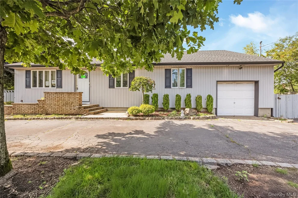 Unit for sale at 371 Grand Boulevard, Babylon, NY 11729