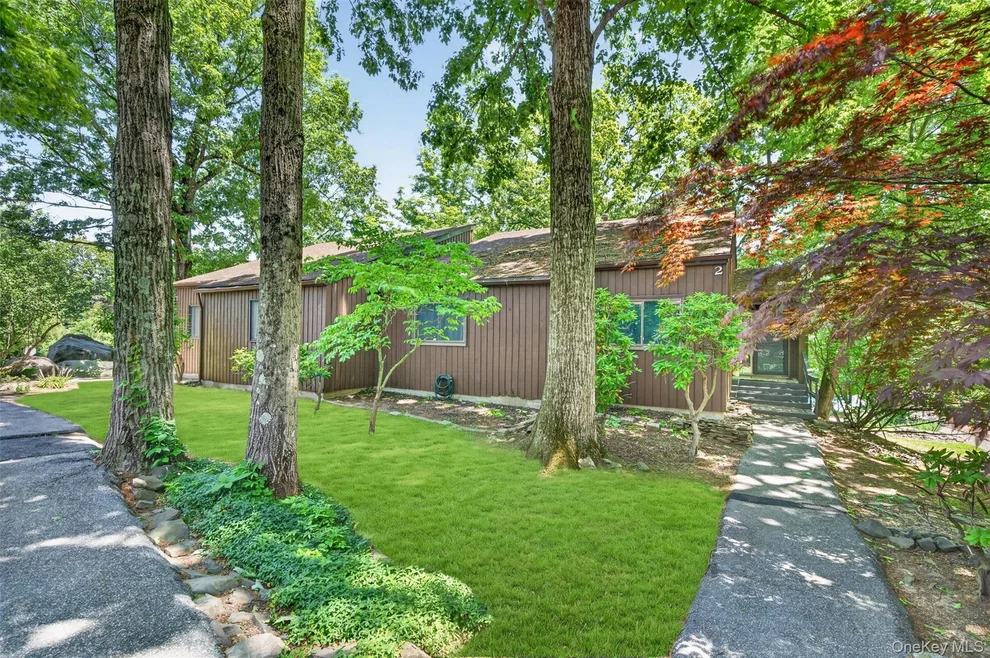 Unit for sale at 2 Acorn Court, Woodbury, NY 10930