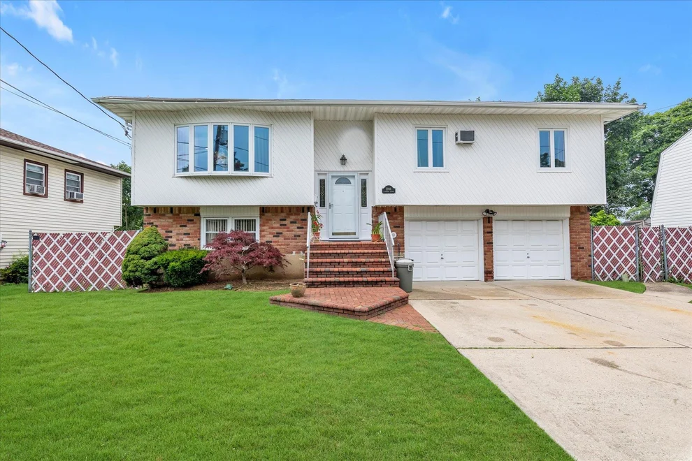 Unit for sale at 399 N Virginia Avenue, Oyster Bay, NY 11758