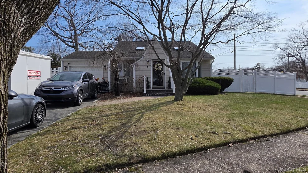 Unit for sale at 8 Lion Lane, Babylon, NY 11703