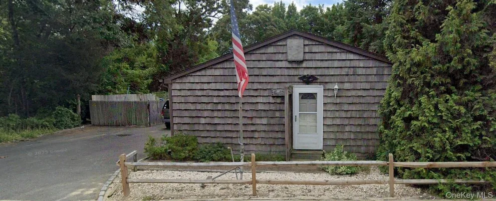 Unit for sale at 83 Old Country Road, Southampton, NY 11942