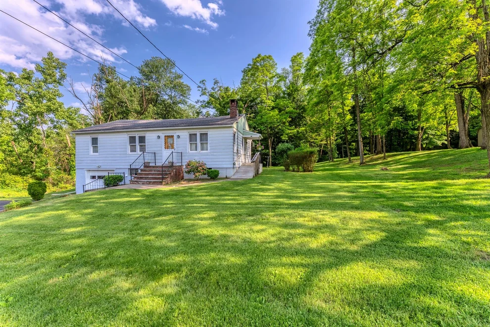 Unit for sale at 300 Union Center Road, Esopus, NY 12487
