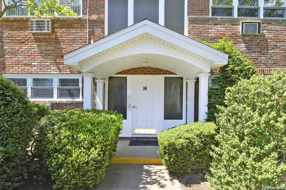 Unit for sale at 14 Ivy Street, Oyster Bay, NY 11735