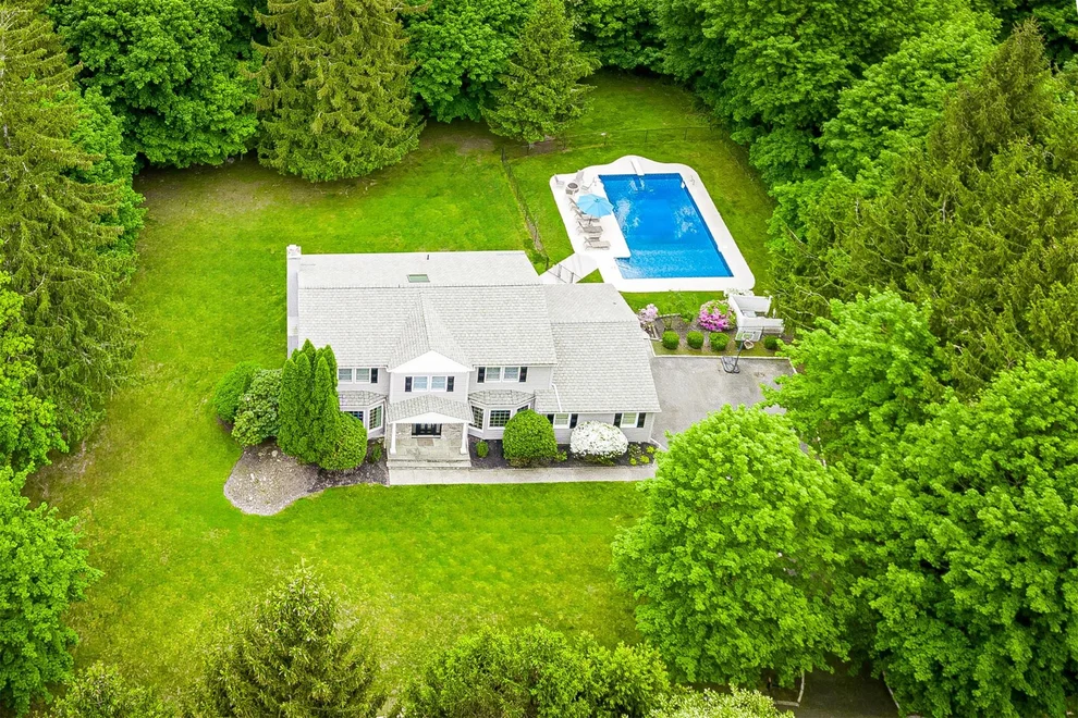 Unit for sale at 4 Evergreen Court, Ramapo, NY 10901