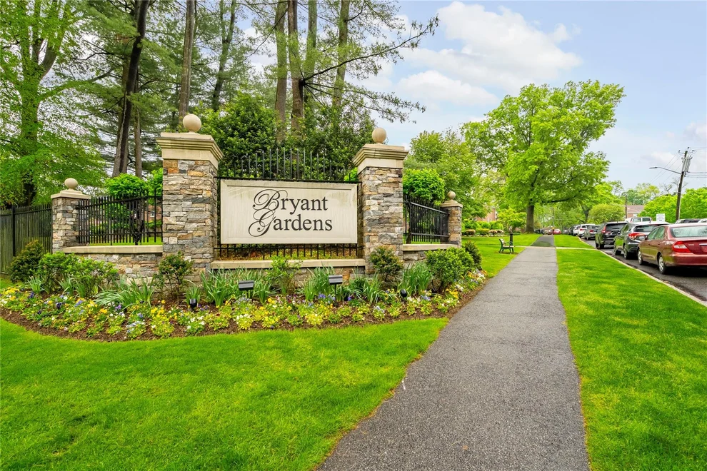Unit for sale at 5 Bryant Crescent, White Plains, NY 10605