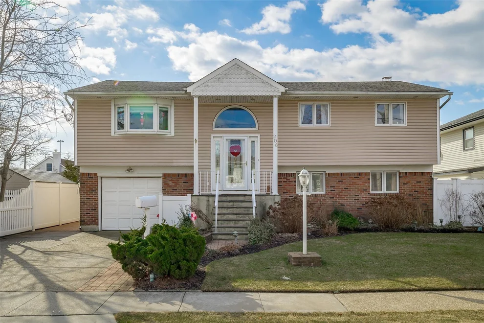 Unit for sale at 206 Hamilton Avenue, Hempstead, NY 11558