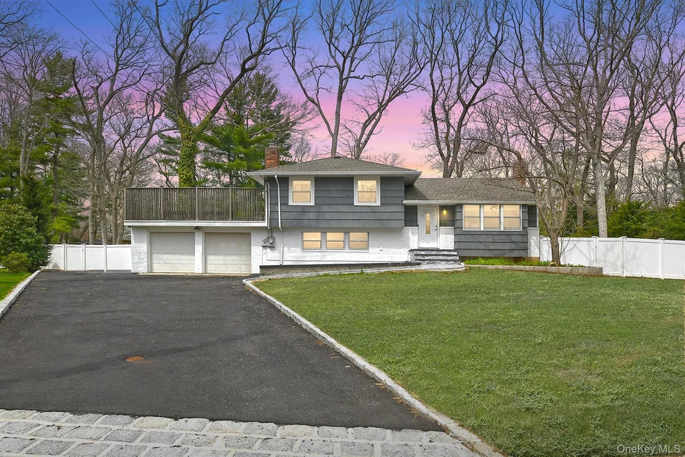 Unit for sale at 5 Shadywood Court, Huntington, NY 11743