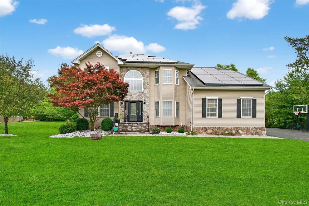 Unit for sale at 2028 Independence Drive, New Windsor, NY 12553