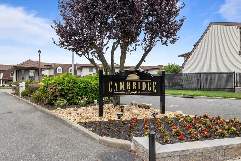Unit for sale at 14 Cambridge Drive W, Babylon, NY 11726