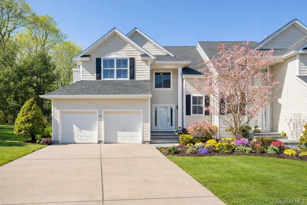 Unit for sale at 14 Vantage Court, Brookhaven, NY 11777