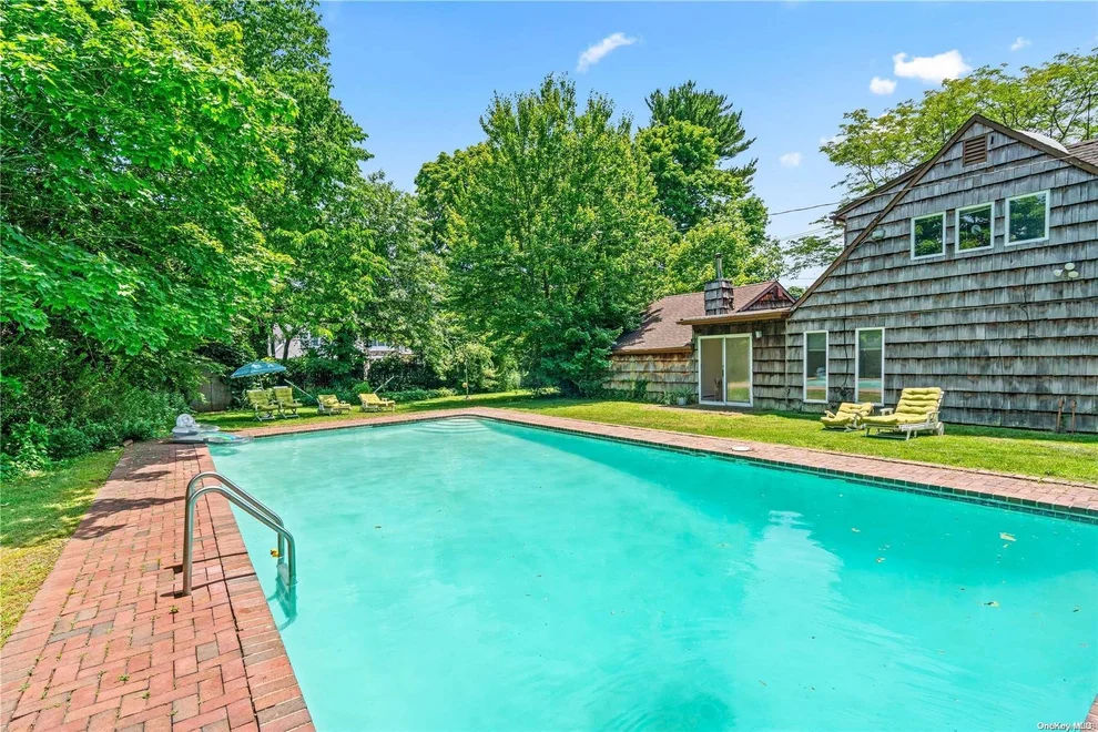 Unit for sale at 1 Snapdragon Lane, North Hempstead, NY 11577