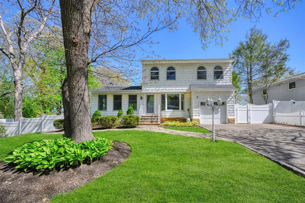 Unit for sale at 7 Hampton Street, Smithtown, NY 11788