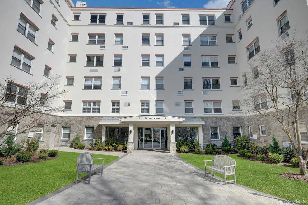 Unit for sale at 1 Stoneleigh Plaza, Eastchester, NY 10708