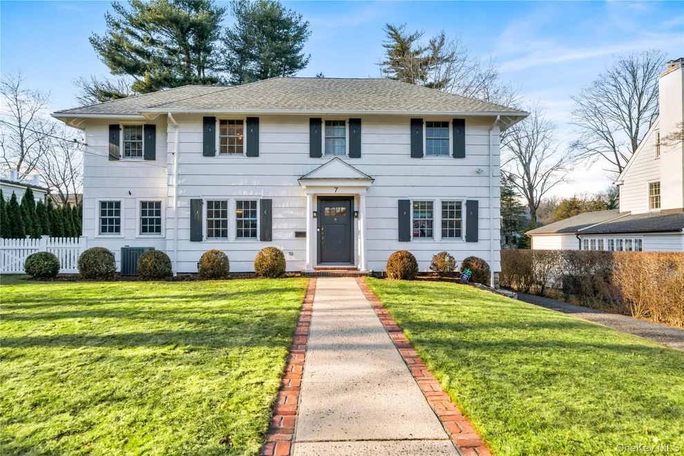 Unit for sale at 7 Putnam Road, Scarsdale, NY 10583