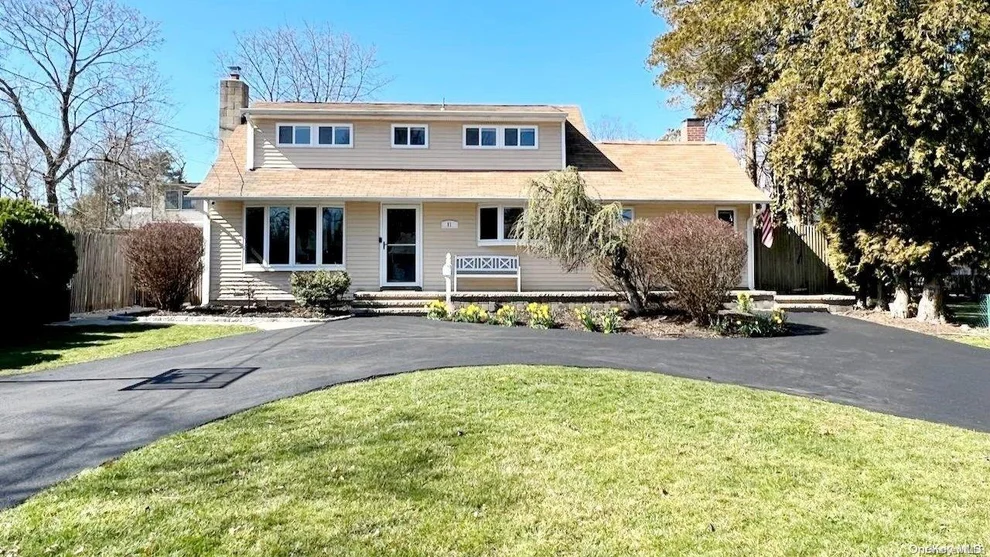 Unit for sale at 11 Thorney Avenue, Huntington, NY 11746