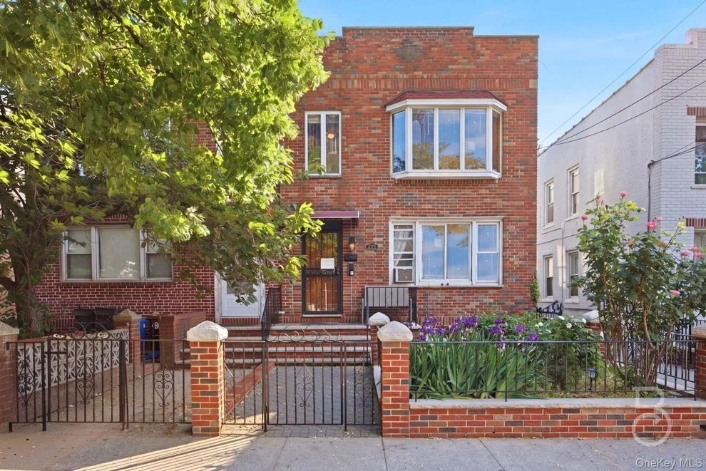 Unit for sale at 21-08 Ditmars Boulevard, New York, NY 11105