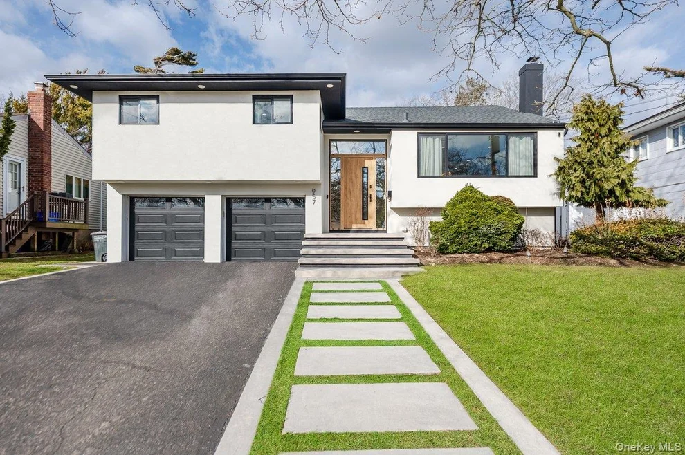 Unit for sale at 957 Cherrywood Drive, Hempstead, NY 11510
