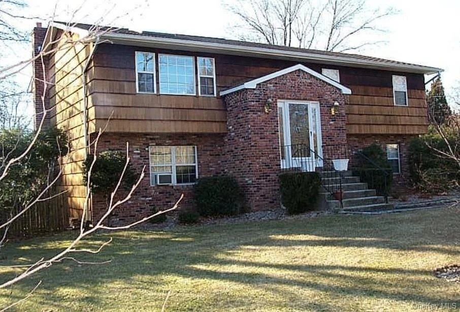 Unit for sale at 271 Berry Hill Road, Oyster Bay, NY 11791