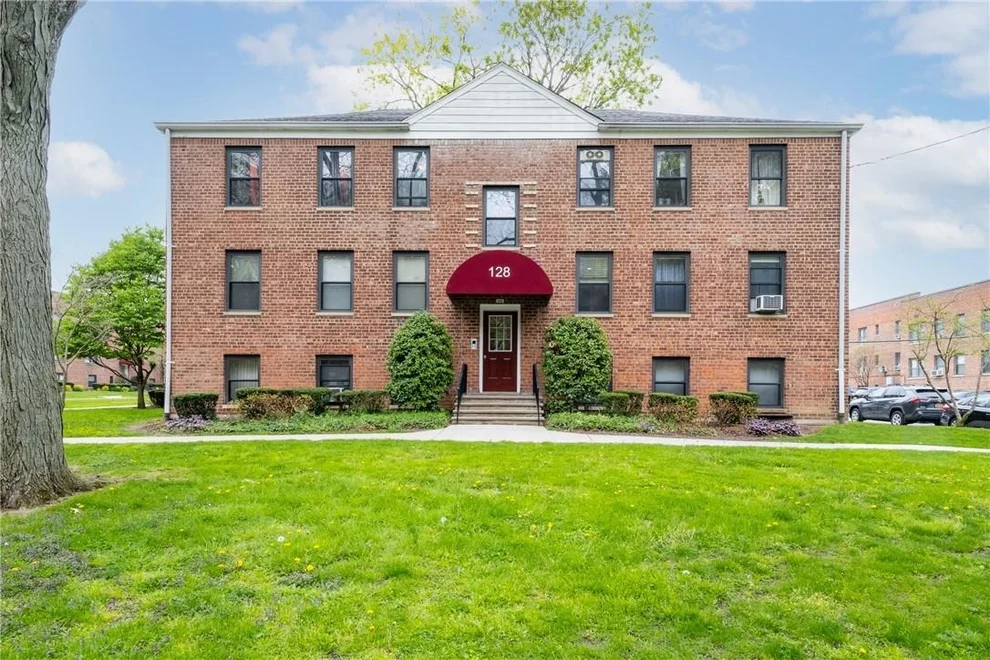 Unit for sale at 124 Richbell Road, Mamaroneck, NY 10543