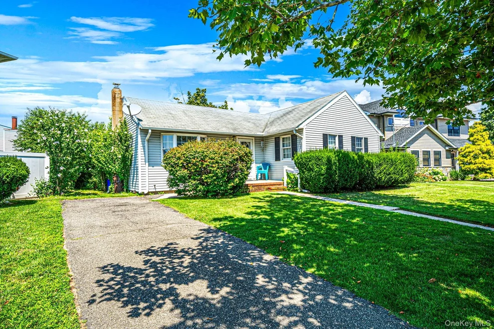 Unit for sale at 1 Bradish Lane, Babylon, NY 11702