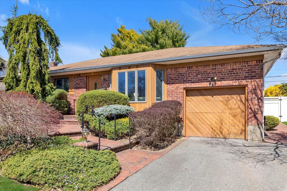 Unit for sale at 6 Forest Drive, Oyster Bay, NY 11753