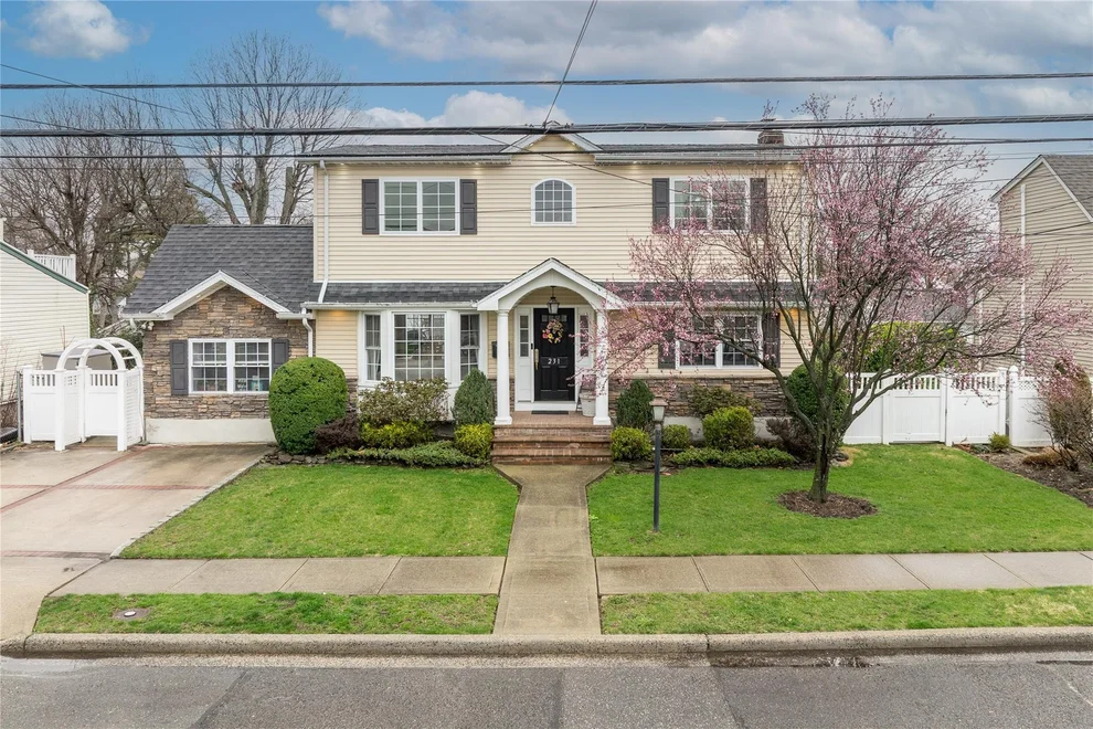 Unit for sale at 231 Doris Avenue, Hempstead, NY 11010
