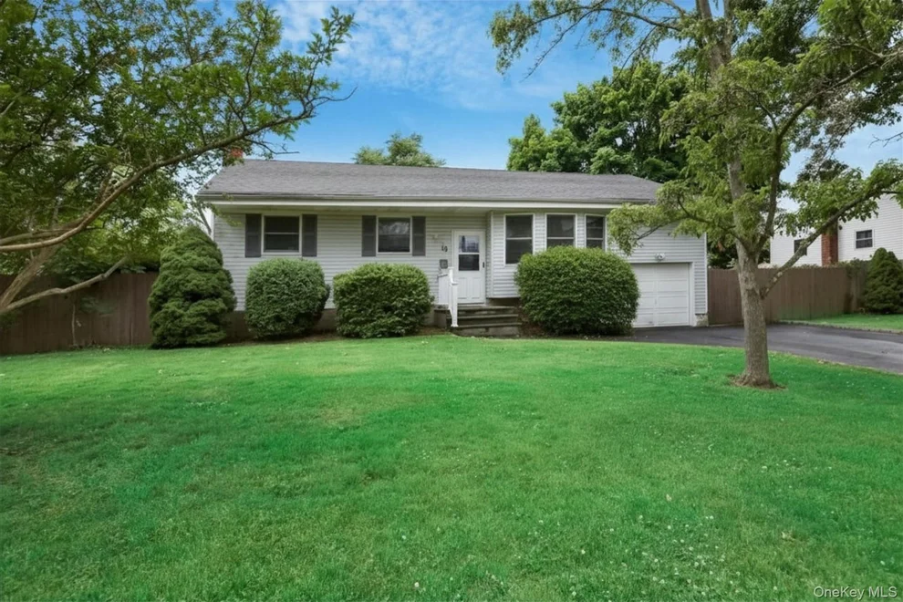 Unit for sale at 10 Brian Drive, Islip, NY 11730