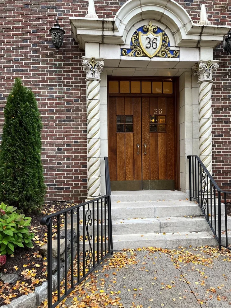 Unit for sale at 36 Pondfield Road W, Yonkers, NY 10708