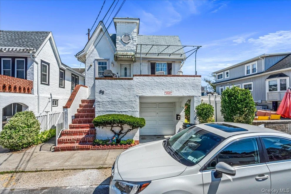 Unit for sale at 88 Buffalo Avenue, Hempstead, NY 11561