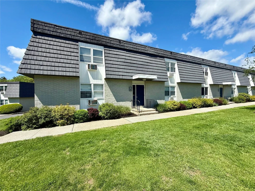 Unit for sale at 11 White Gate Road, Wappinger, NY 12590