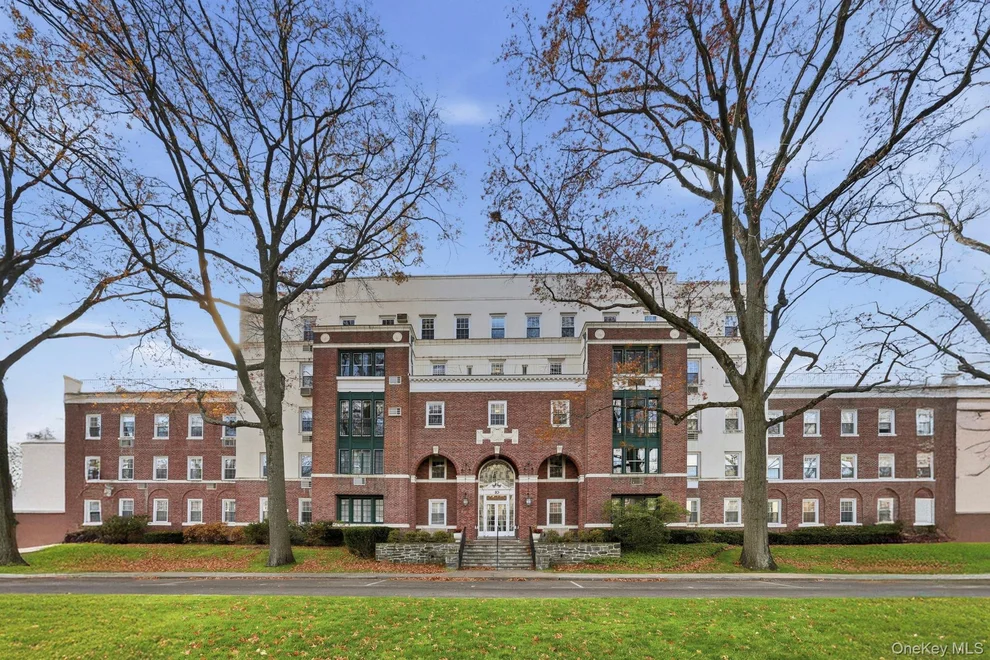 Unit for sale at 10 Brooklands, Yonkers, NY 10708