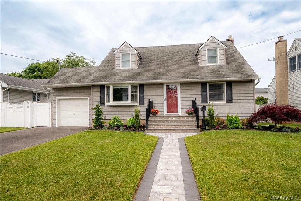 Unit for sale at 94 Pacific Street, Oyster Bay, NY 11762
