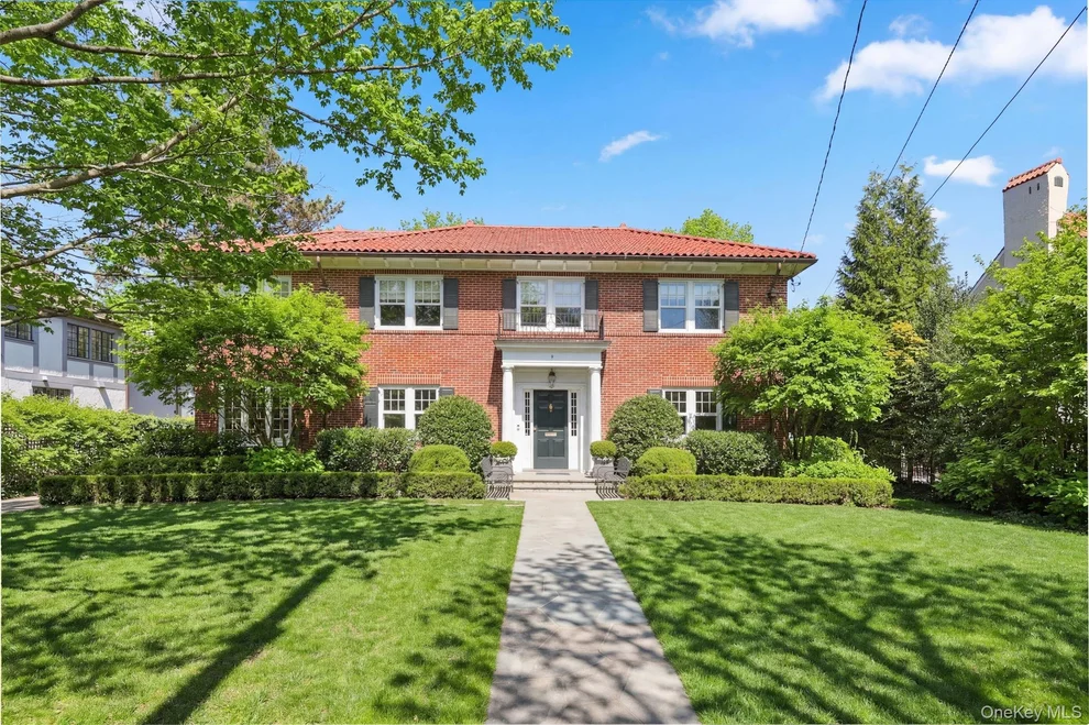 Unit for sale at 9 Sunnybrae Place, Eastchester, NY 10708
