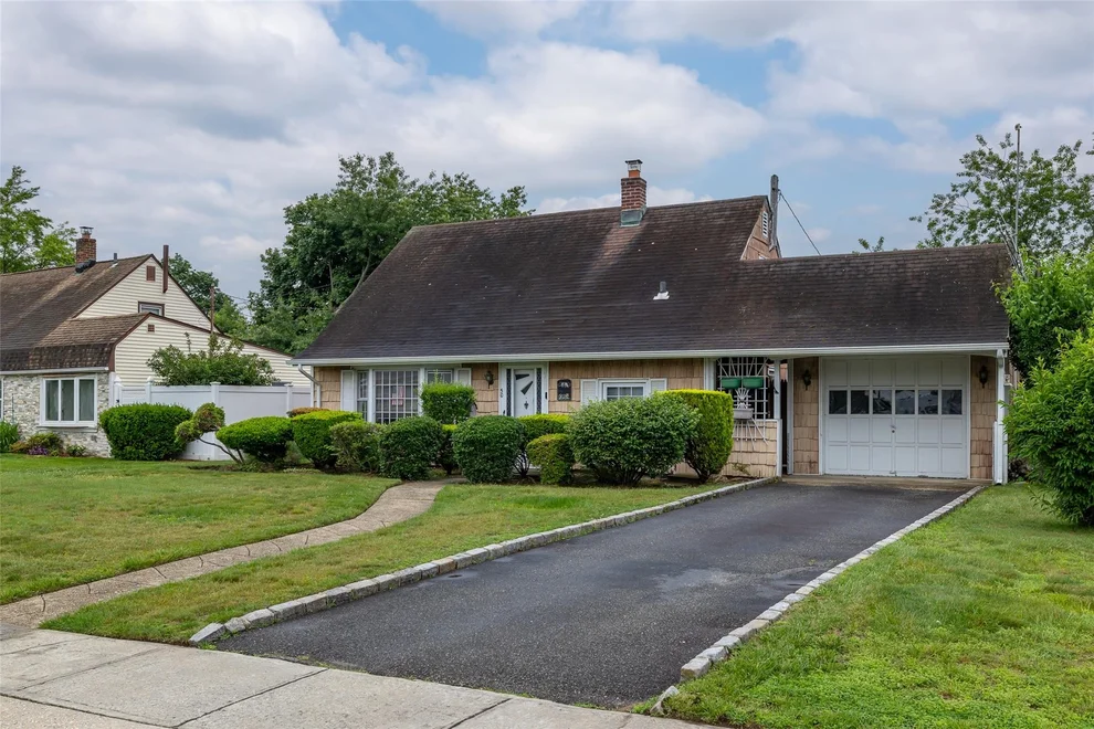 Unit for sale at 50 Sycamore Lane, Hempstead, NY 11756
