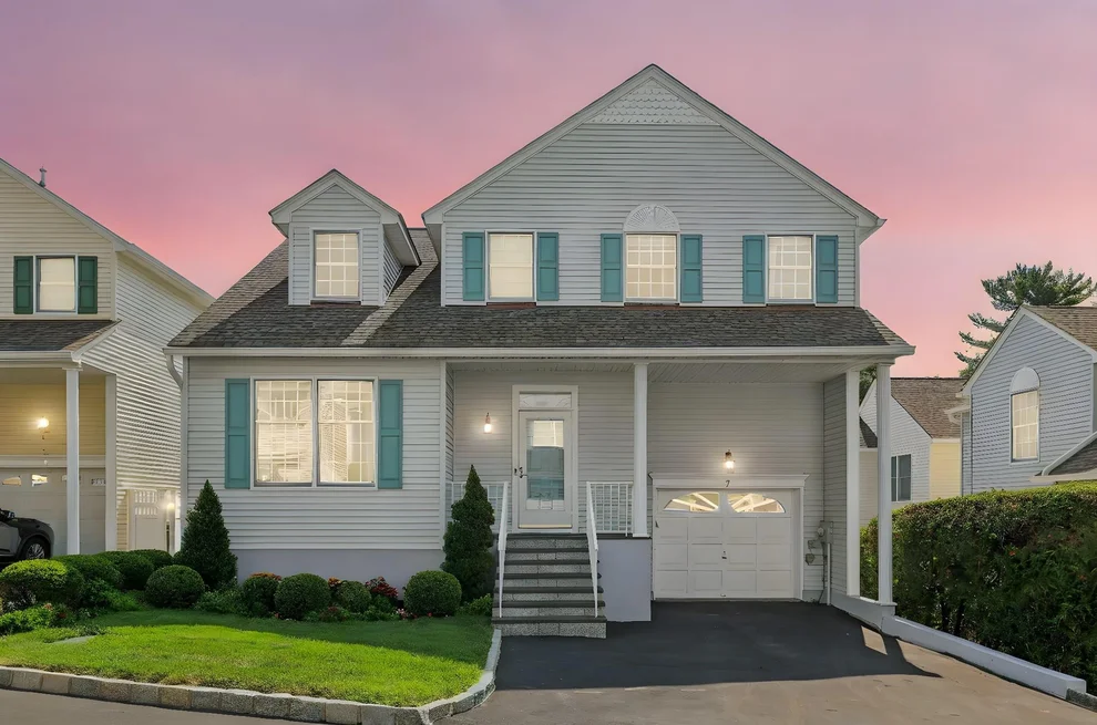 Unit for sale at 7 Lakeside Drive, Mount Pleasant, NY 10595