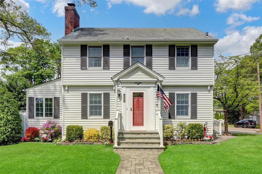 Unit for sale at 170 Little East Neck Road S, Babylon, NY 11702