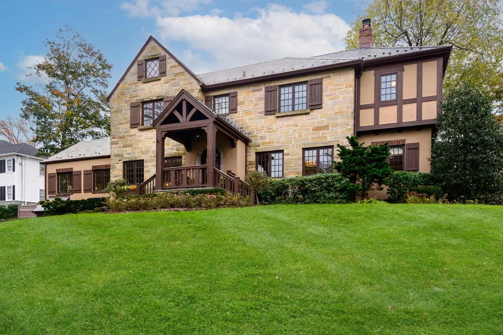 Unit for sale at 134 Circle Drive, North Hempstead, NY 11030