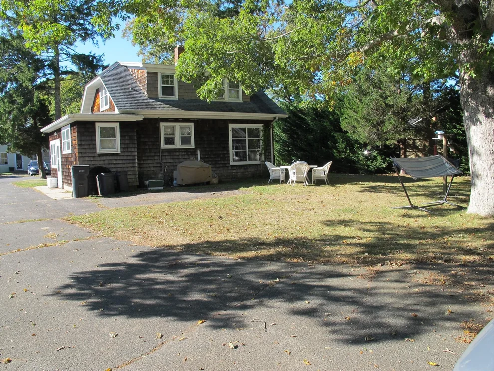 Unit for sale at 16 Redfield Lane, Southampton, NY 11978