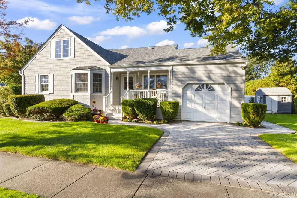 Unit for sale at 59 Linden Boulevard, Oyster Bay, NY 11801