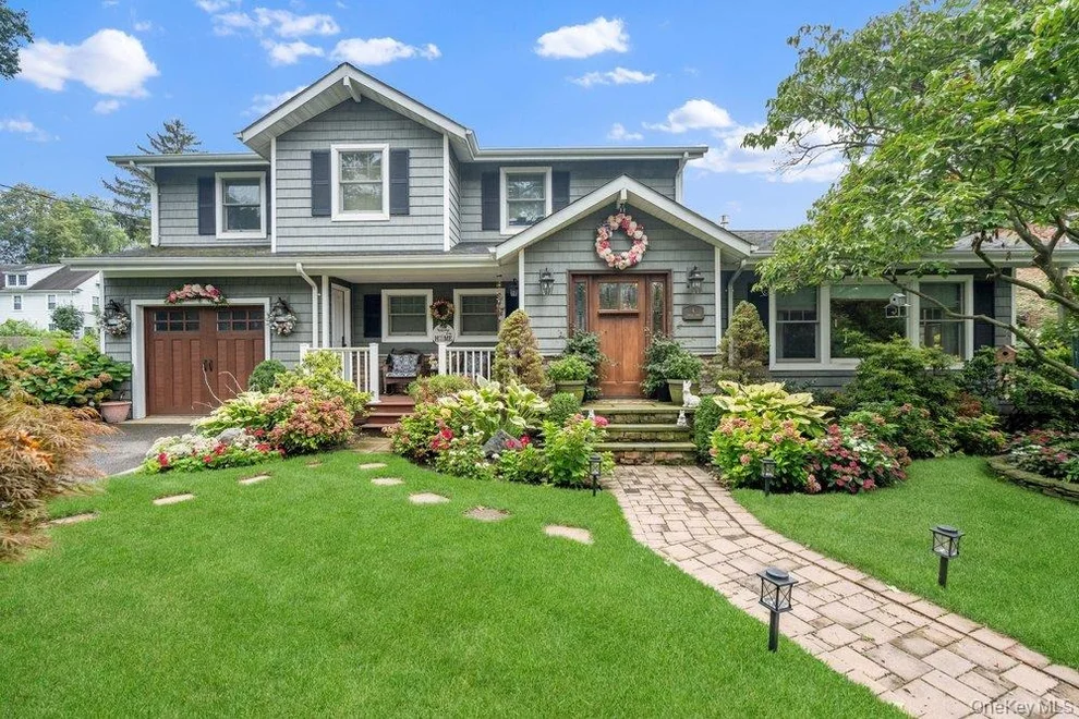 Unit for sale at 4 Smull Lane, North Hempstead, NY 11050