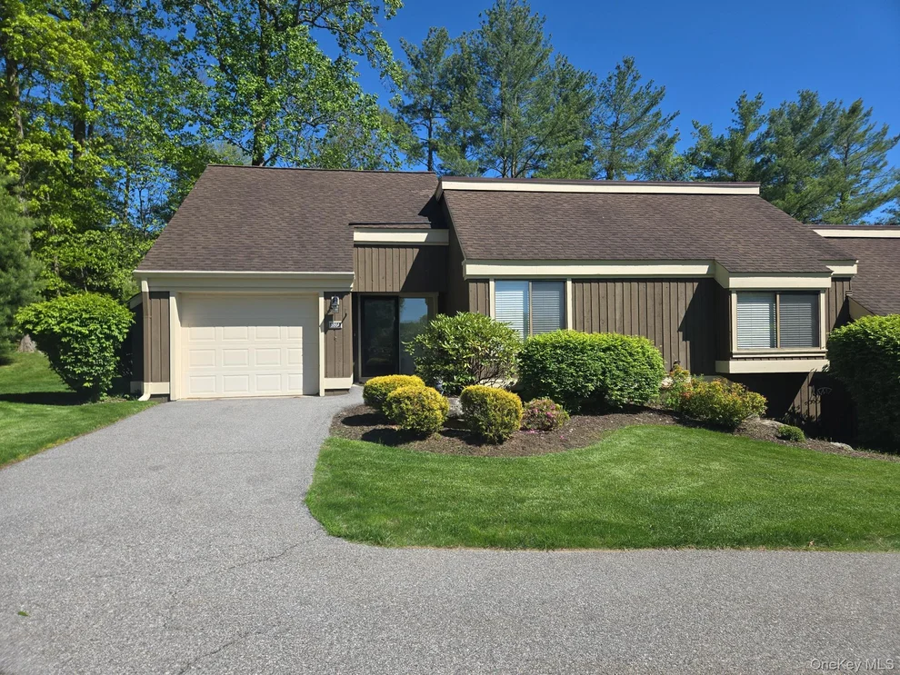 Unit for sale at 586 Heritage Hills, Somers, NY 10589
