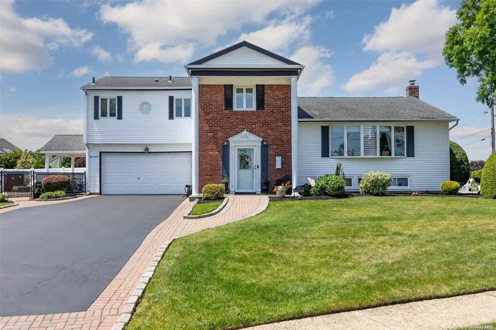 Unit for sale at 130 Whitewood Drive, Oyster Bay, NY 11762
