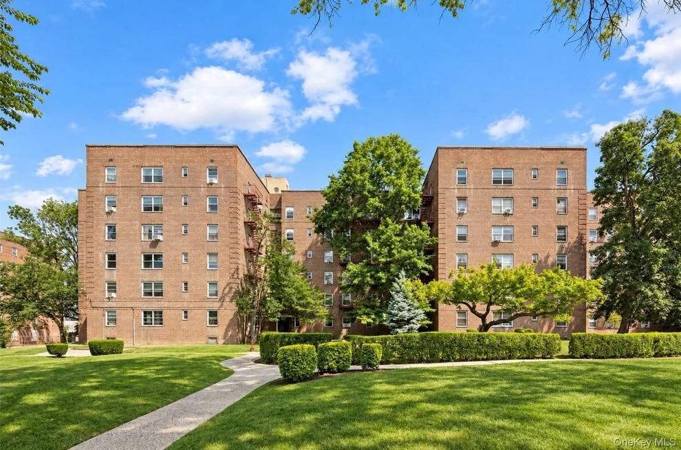 Unit for sale at 147-31 38th Ave, New York, NY 11354