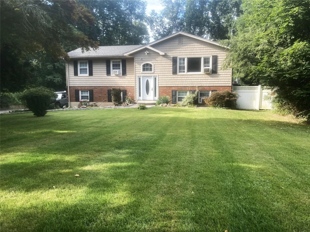 Unit for sale at 320 Osceola Road, Yorktown, NY 10535