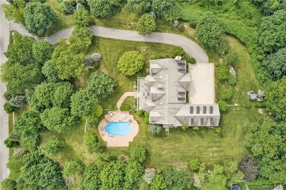 Unit for sale at 11 Fawn Lane, North Castle, NY 10504