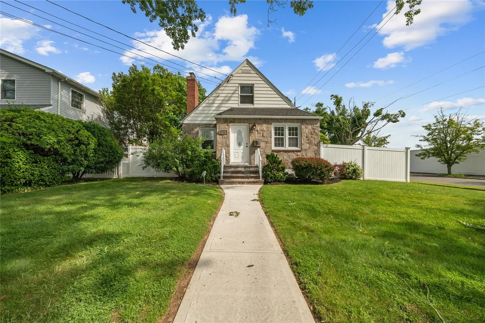 Unit for sale at 1779 Aladdin Avenue, North Hempstead, NY 11040